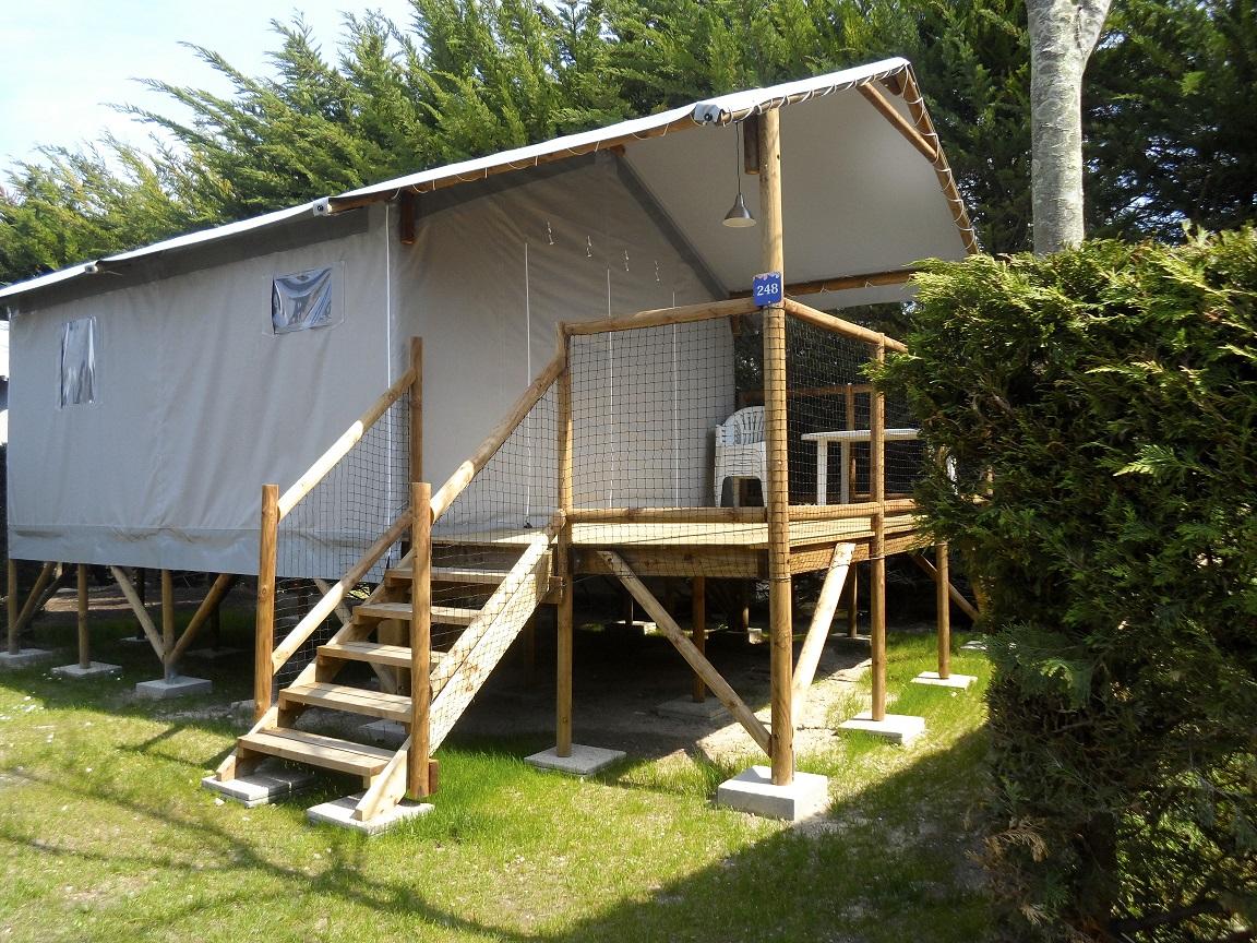 Hut Lodge Standaard 34m² (2 kamers) overdekt terras 11m²